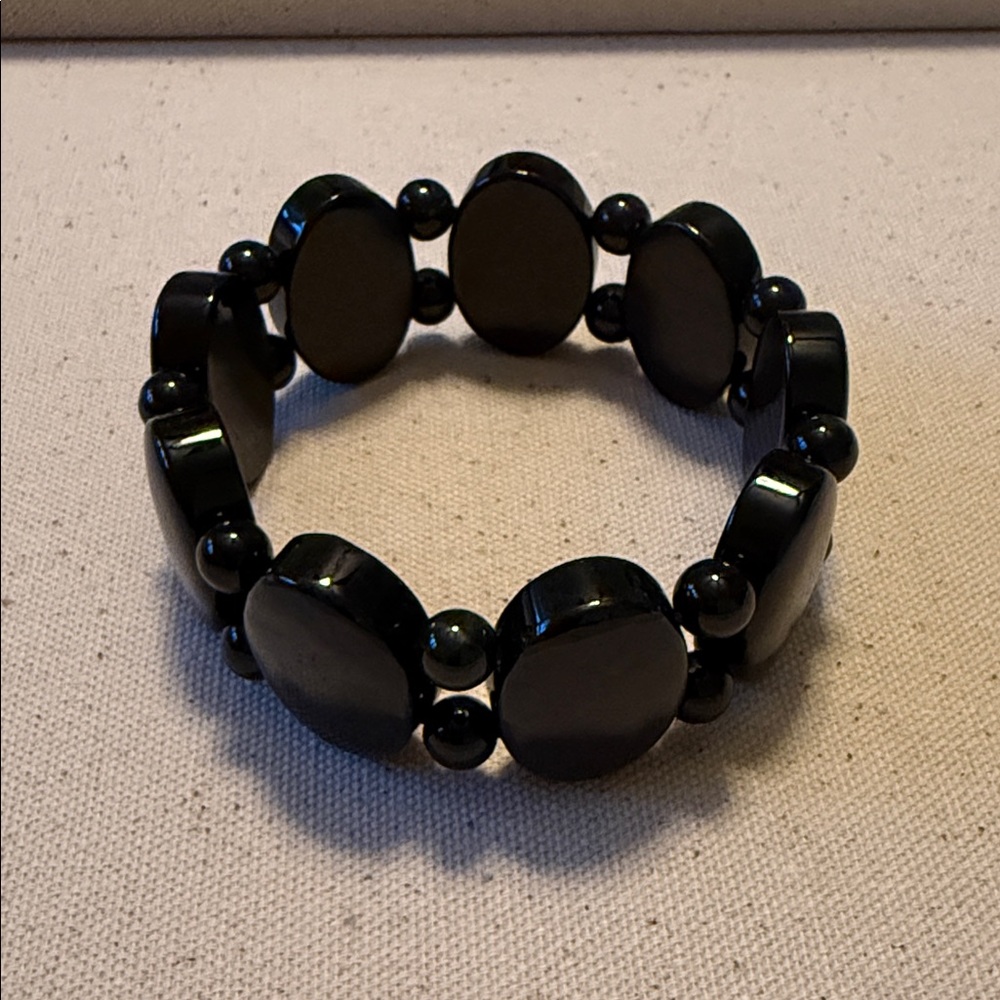 Stylish Oval Black Jade Beaded Bracelet
